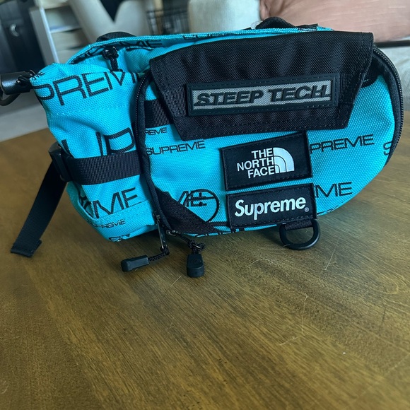 Supreme x The North Face Blue Belt Bag *NWT*